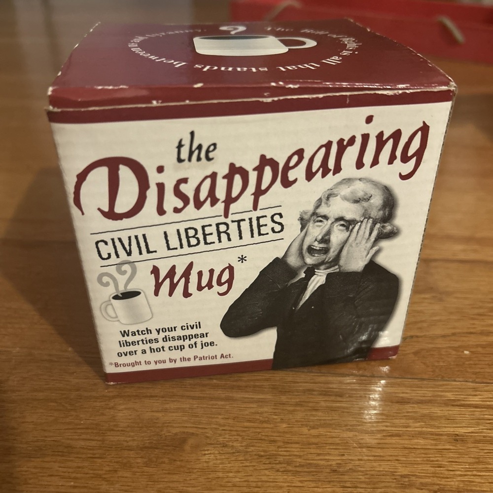 VTG BILL OF RIGHTS  Coffee‎ Tea Mug Cup Disappearing Civil Liberties 12 oz 2004